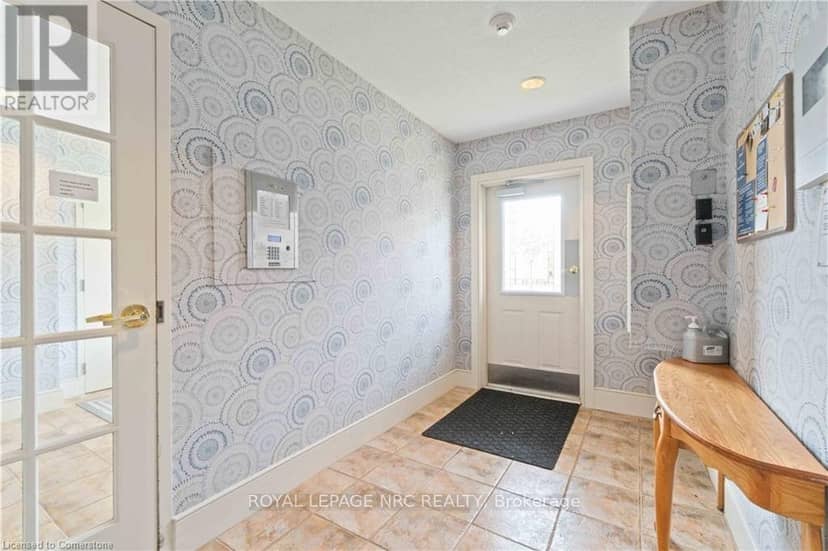 205 - 4090 John Charles Boulevard, Lincoln, photo 4