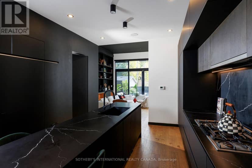 34 Hastings Avenue — photo 12 of 40
