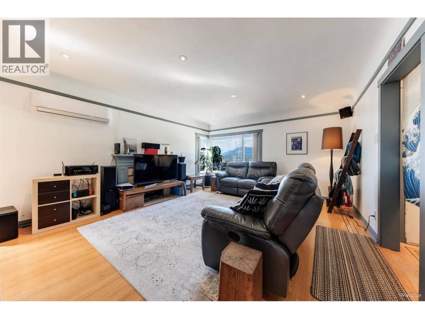 3726 TRINITY STREET, Burnaby, photo 4