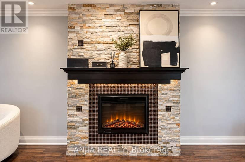 58 Summerfeldt Crescent — photo 6 of 37