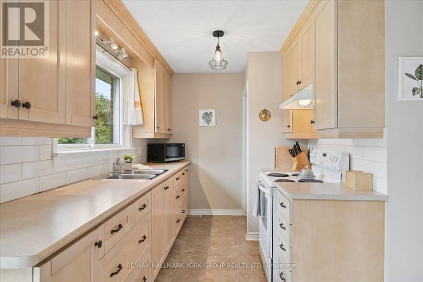 26 Georgina Street — photo 13 of 40