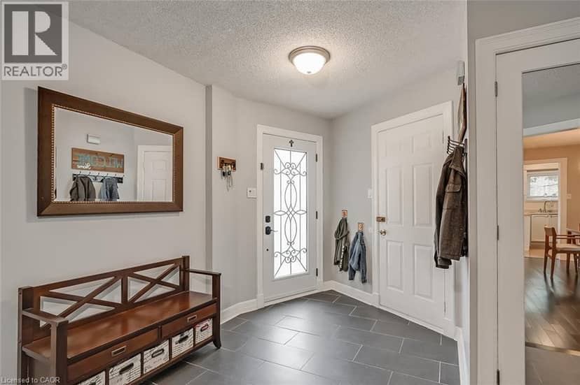 3163 BARWELL Road — photo 3 of 38