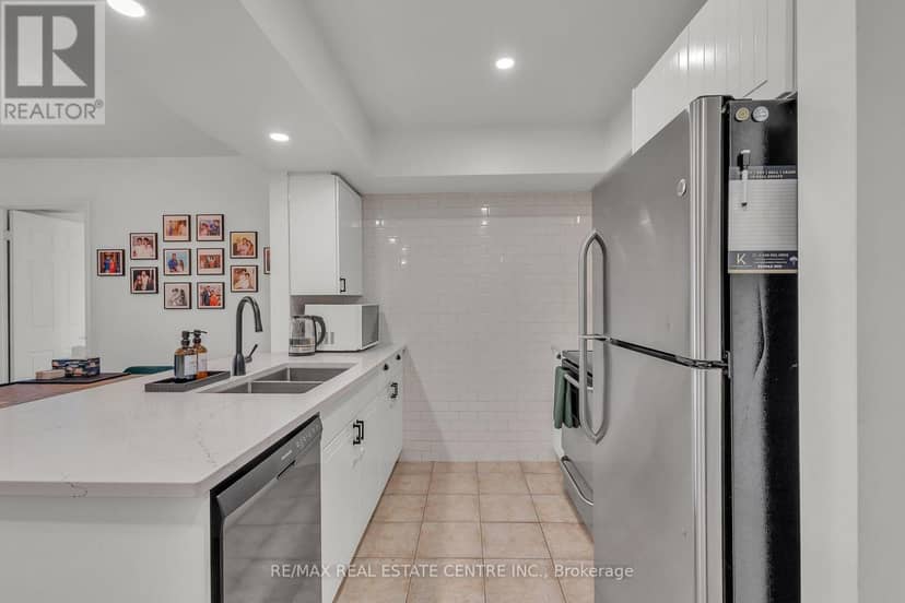 3 - 51 Petra Way — photo 7 of 40