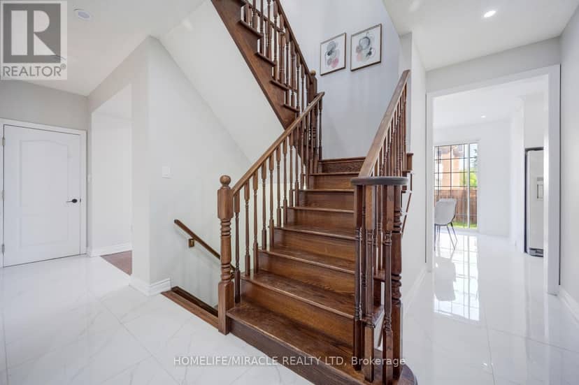 17 Latania Boulevard — photo 15 of 40