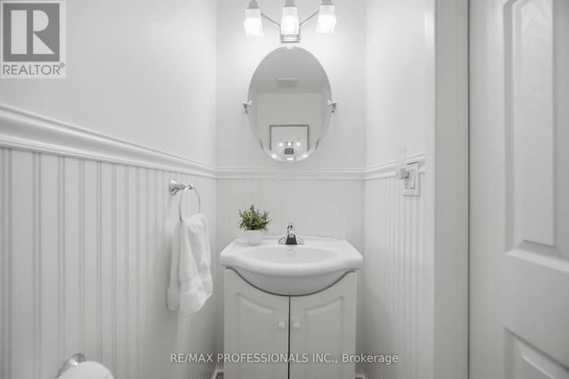 6081 Fullerton Crescent — photo 21 of 40