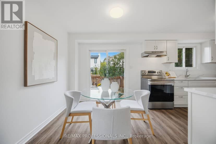 6081 Fullerton Crescent — photo 14 of 40