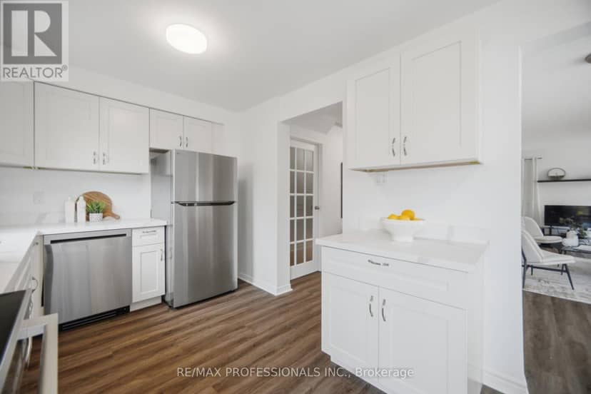 6081 Fullerton Crescent — photo 19 of 40