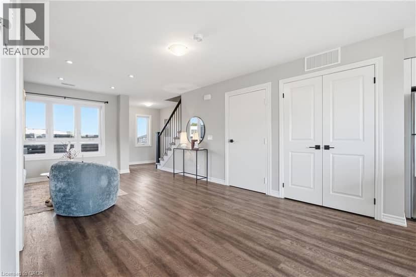 235 CHAPEL HILL Drive Unit# 31 — photo 11 of 40