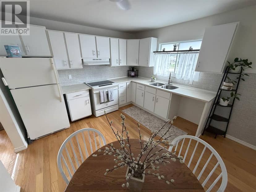 74 Roman AVE — photo 10 of 31