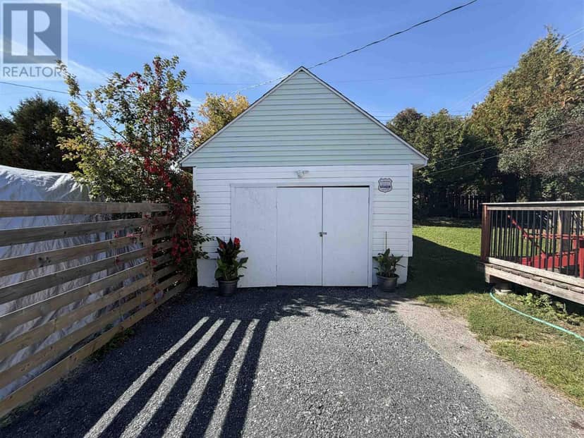74 Roman AVE — photo 3 of 31
