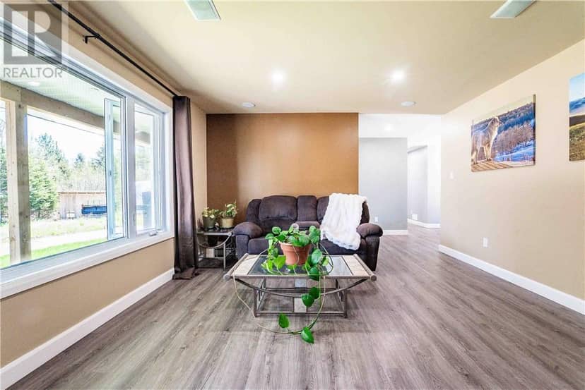 470 Burns Crossover Road, Webbwood, photo 4