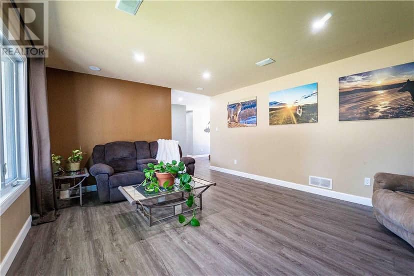 470 Burns Crossover Road, Webbwood, photo 5
