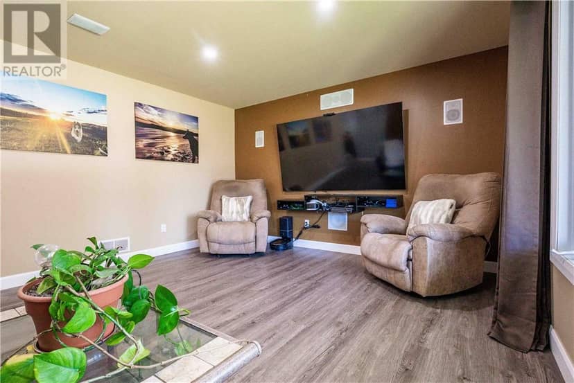 470 Burns Crossover Road, Webbwood, photo 6