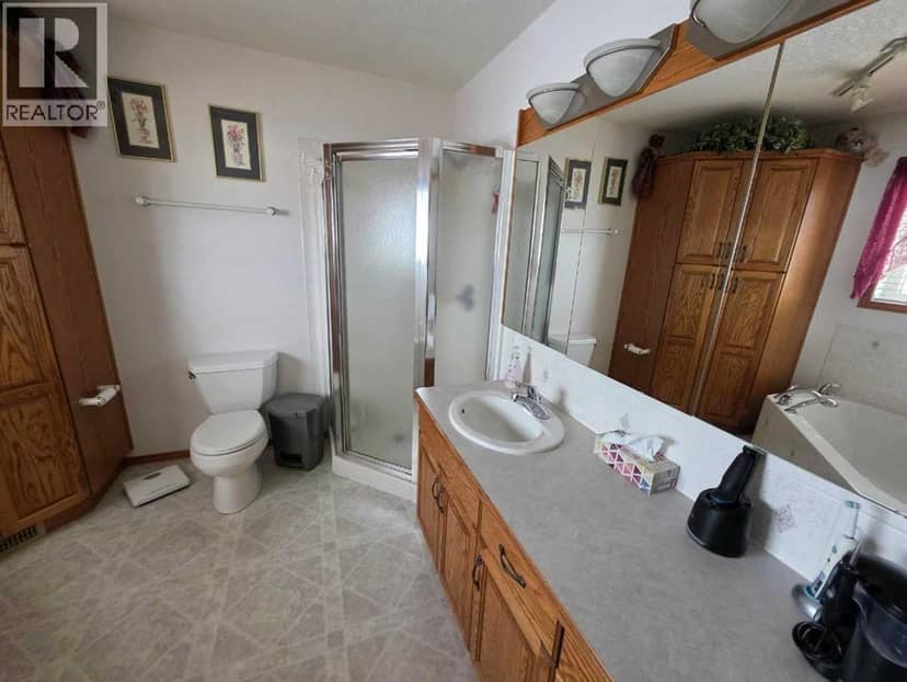 221044 Twp Rd 50 — photo 13 of 40