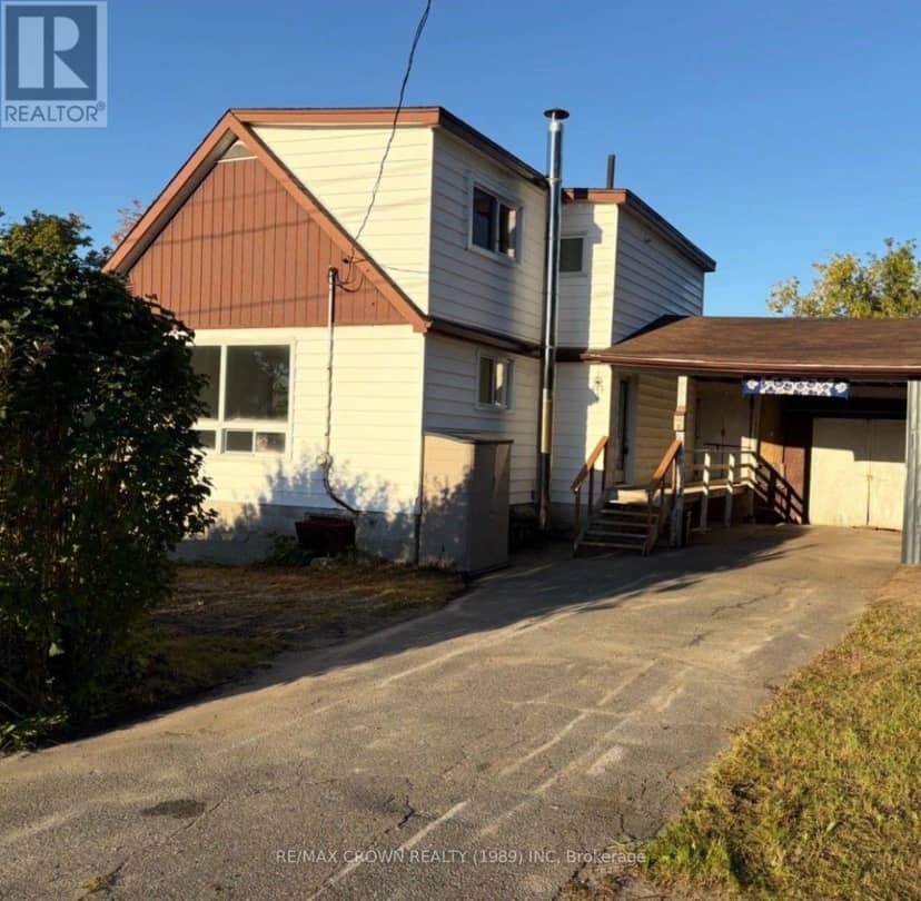 1327 Leroux Avenue, Iroquois Falls, photo 3