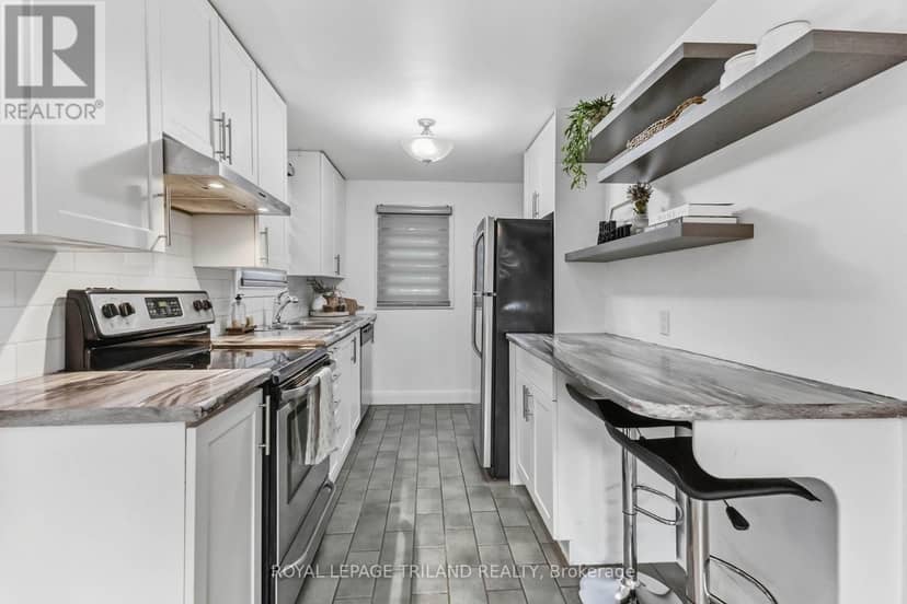 1628 Churchill Avenue — photo 15 of 38