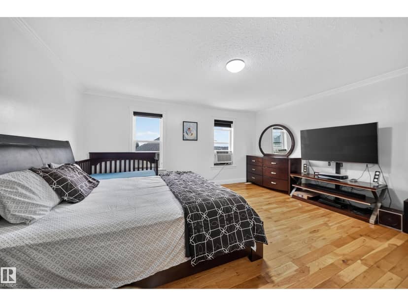 6904 18 AV SW — photo 39 of 40