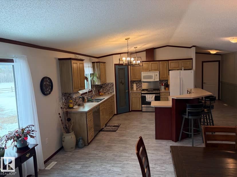 41102 Township Road 620 — photo 16 of 40