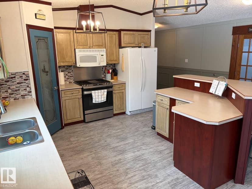 41102 Township Road 620 — photo 17 of 40