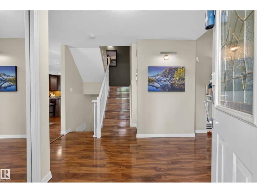 10746 University AV NW, Edmonton, photo 5