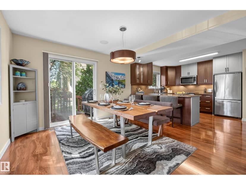 10746 University AV NW — photo 10 of 40