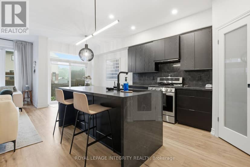 246 Cooks Mill Crescent — photo 9 of 40
