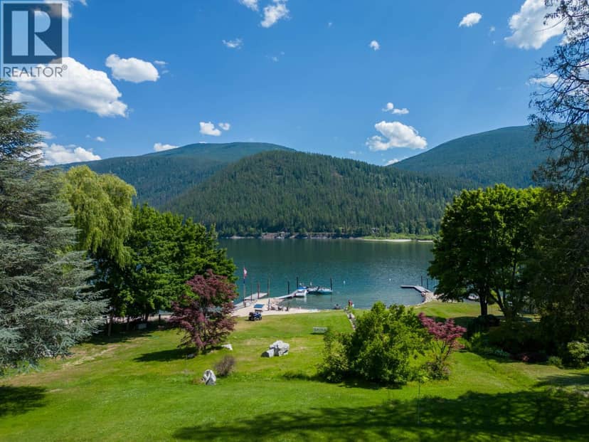 4161 HEROUX Road, Nelson, photo 6