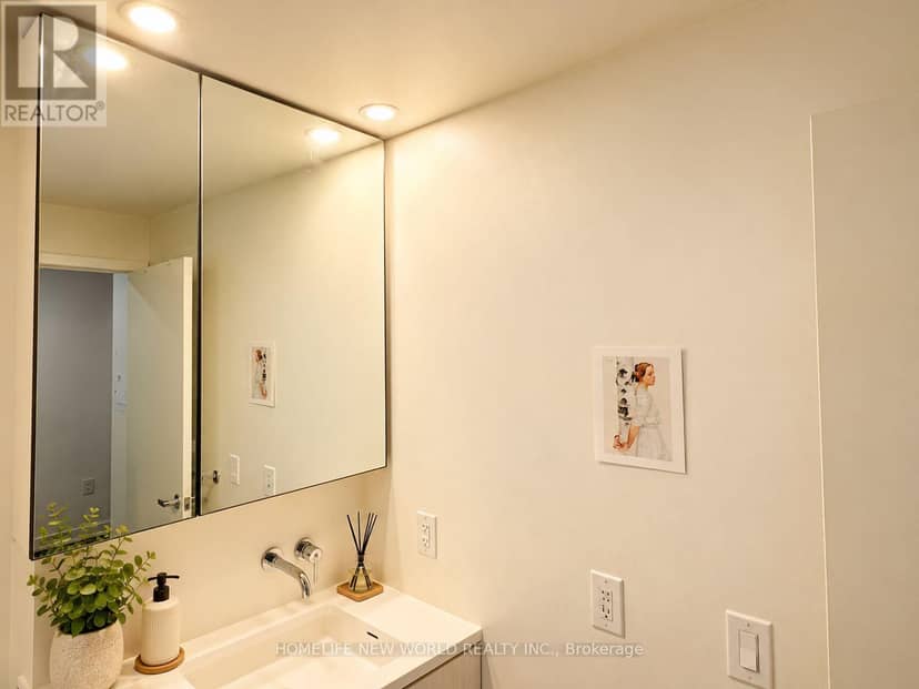 804 - 20 Richardson Street — photo 8 of 34