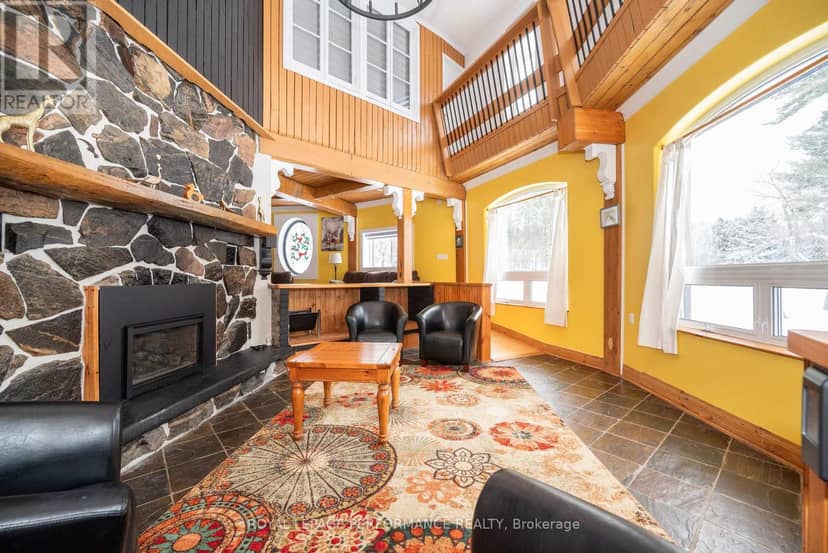 1371 Victoria Street — photo 17 of 40