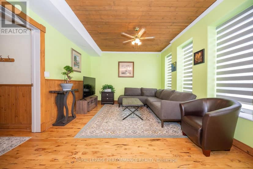 1371 Victoria Street — photo 27 of 40