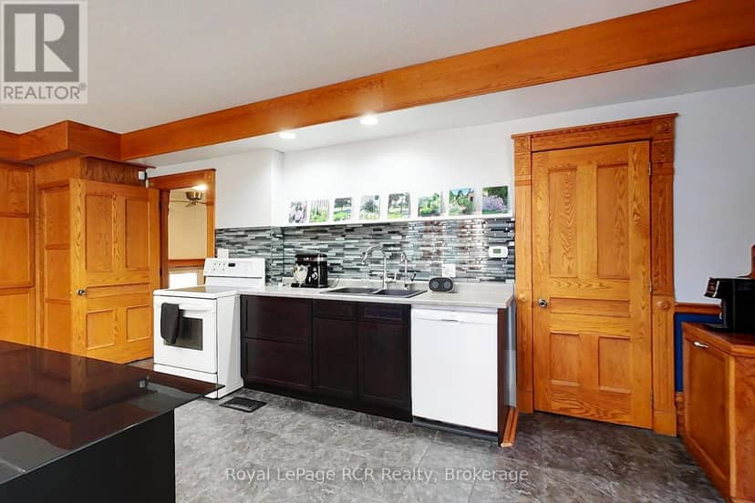 130 John Street — photo 10 of 40