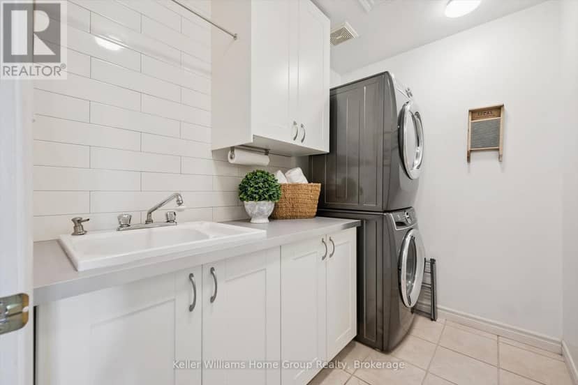 487 St Andrew Street E — photo 30 of 40