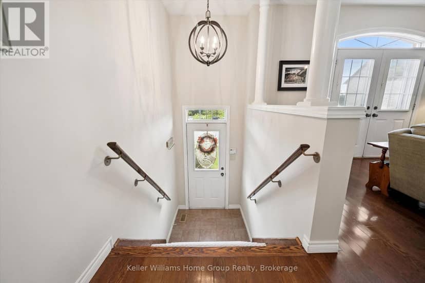 487 St Andrew Street E — photo 4 of 40