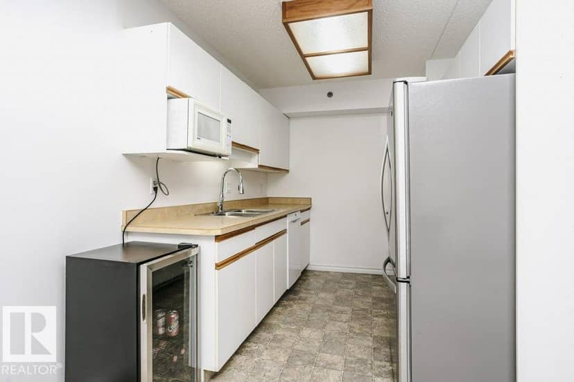 #207 4906 47 AV — photo 11 of 40