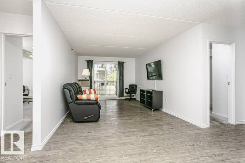 #207 4906 47 AV — photo 20 of 40