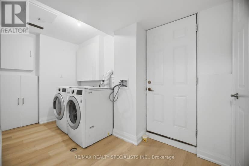 565 Hayward Crescent — photo 40 of 40