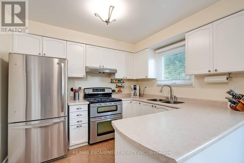 3163 Barwell Road — photo 15 of 38