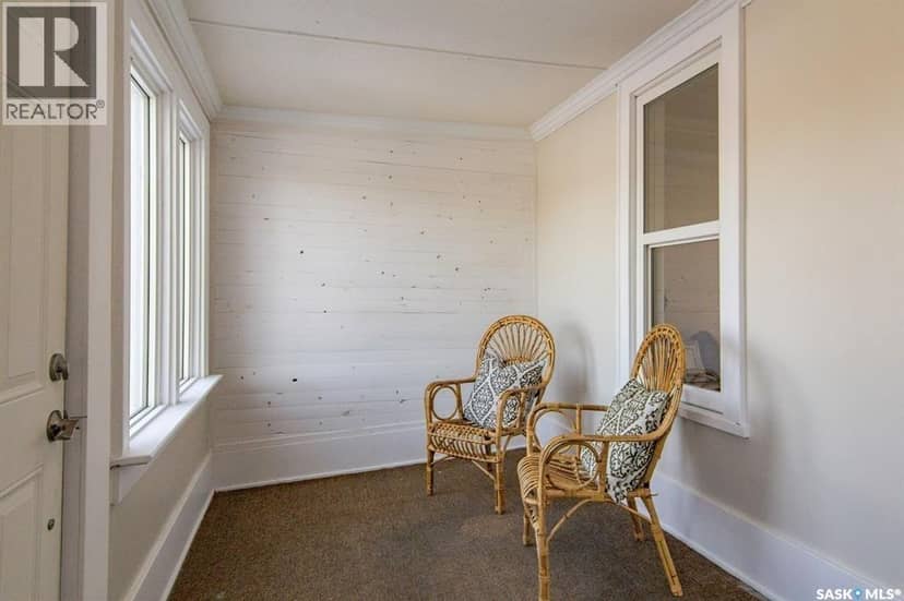 203 8th STREET W, Saskatoon, photo 2