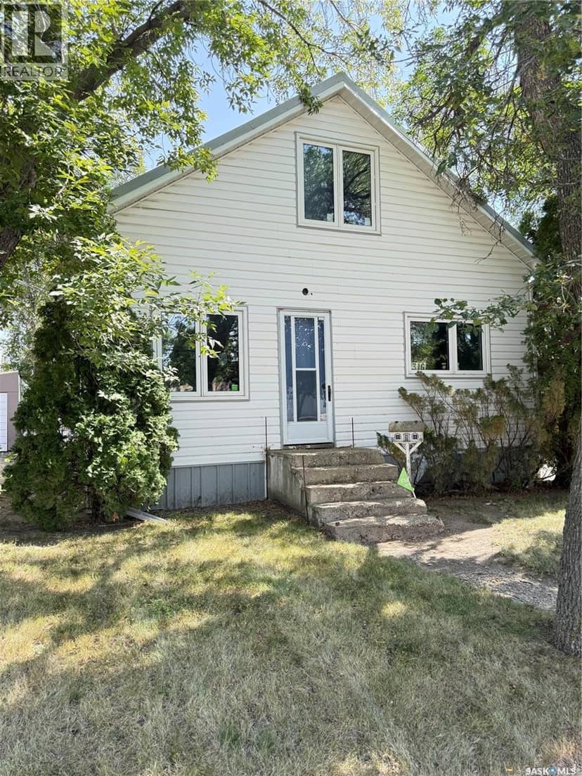 316 4th STREET, Weyburn