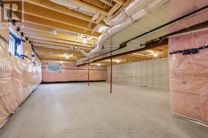 50 Mackenzie John Crescent — photo 19 of 29