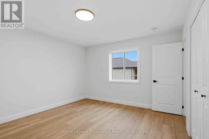 50 Mackenzie John Crescent — photo 14 of 29