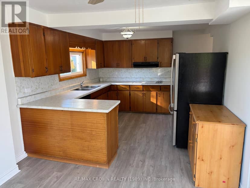 1327 Leroux Avenue — photo 18 of 40