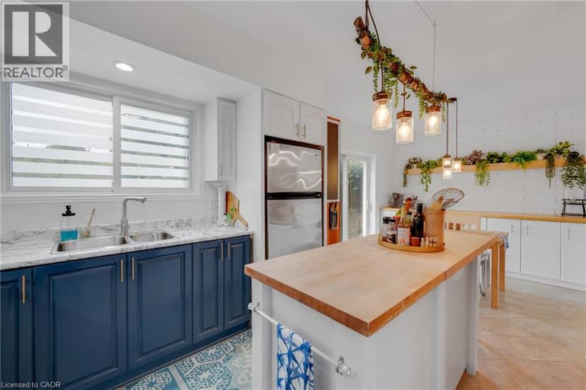10 GOLDFINCH Road — photo 10 of 38