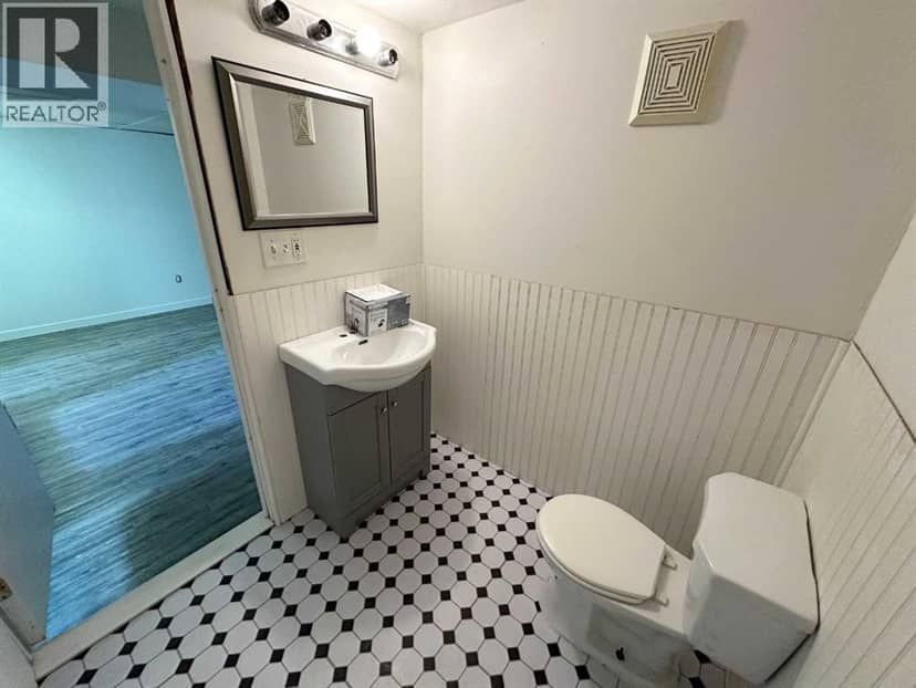 4514 53 Avenue — photo 17 of 22