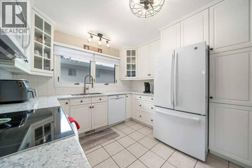 2672 12 Avenue SE — photo 13 of 40
