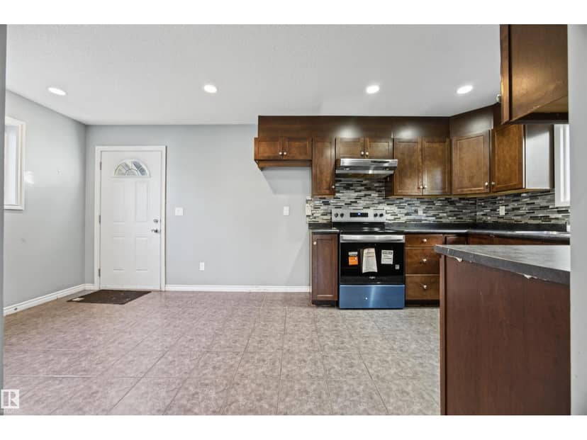 9626 106 AV NW — photo 10 of 40