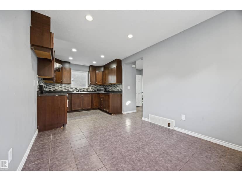 9626 106 AV NW — photo 17 of 40