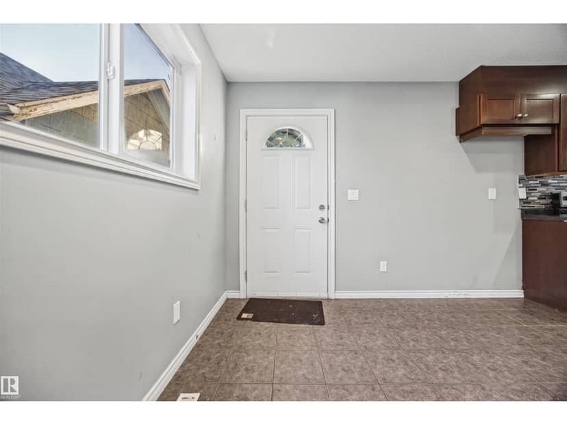 9626 106 AV NW — photo 18 of 40