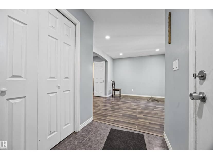 9626 106 AV NW, Edmonton, photo 3