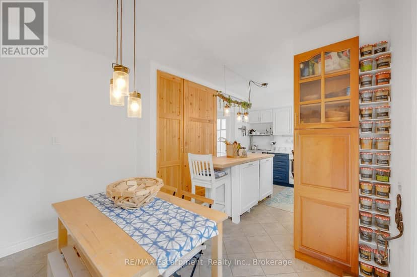 10 Goldfinch Road — photo 14 of 38